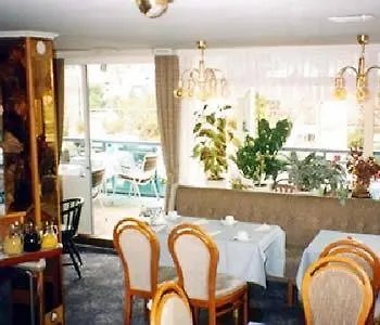 Ekazent Schoenbrunn 3* Wenen