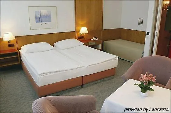 Ekazent Schoenbrunn Hotel Wenen
