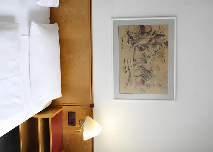 Ekazent Schoenbrunn Hotel 3*