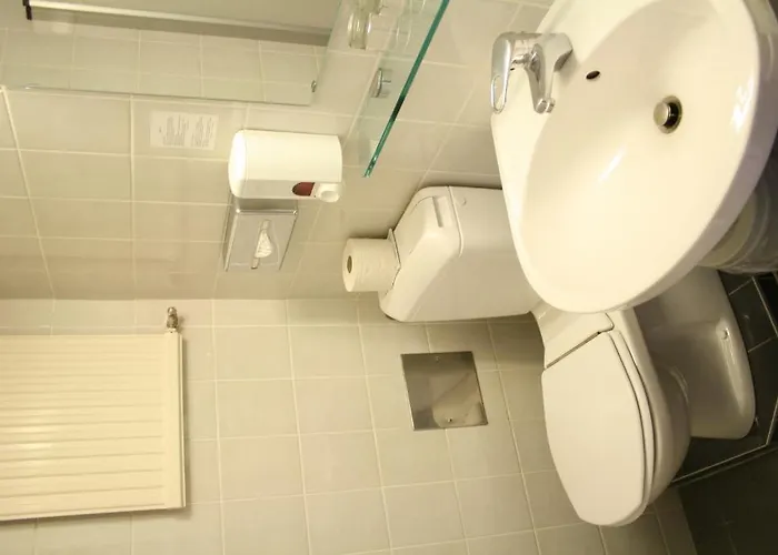 Ekazent Schoenbrunn Hotel 3*