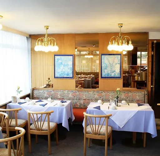 Hotel Ekazent Schoenbrunn 3*