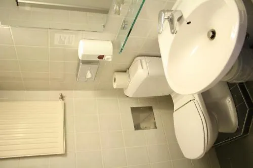Ekazent Schoenbrunn Hotel 3*